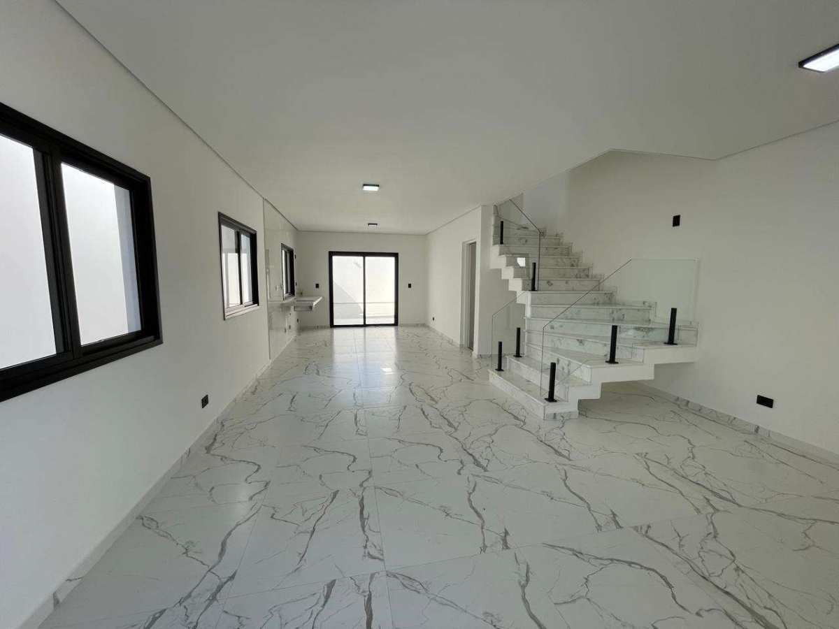 Casa à venda em Caieiras, JD dos Abreus, com 3 quartos, 168,30m² - EBS Imóveis