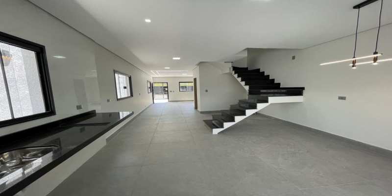 Casa à venda, com 3 quartos, 136m² - EBS Imóveis