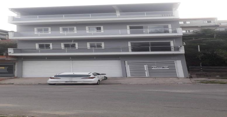 Sobrado com Duas Casas e Piscina - EBS Imóveis